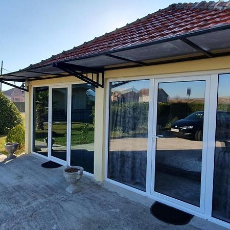 Cozzy Apartment Near The Aiport Podgorica Extérieur photo