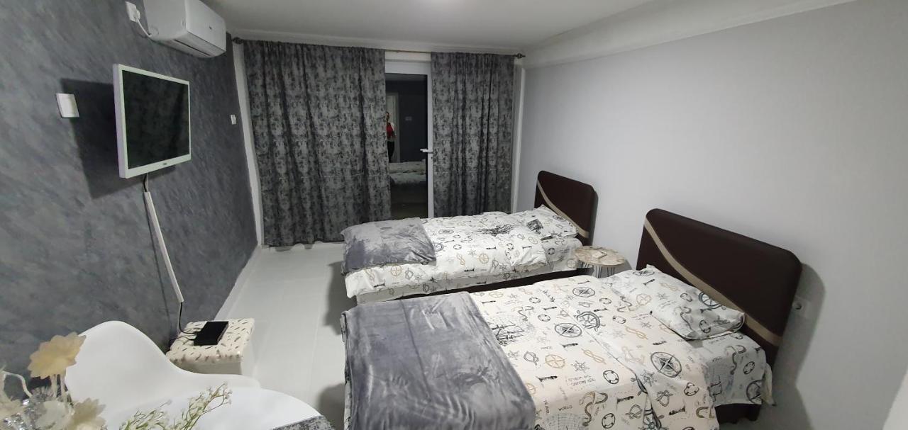 Cozzy Apartment Near The Aiport Podgorica Extérieur photo