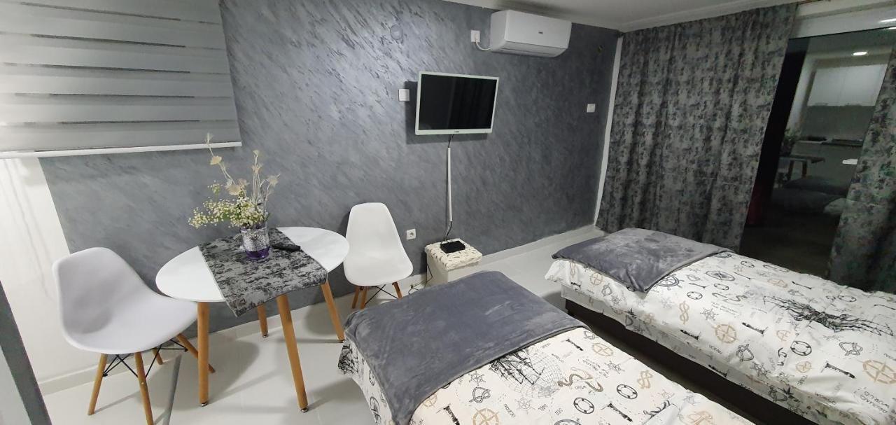 Cozzy Apartment Near The Aiport Podgorica Extérieur photo