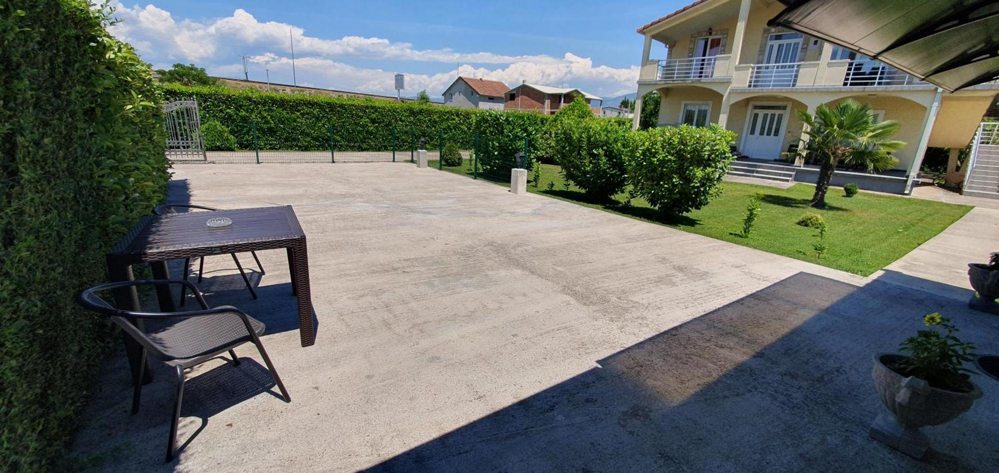 Cozzy Apartment Near The Aiport Podgorica Extérieur photo